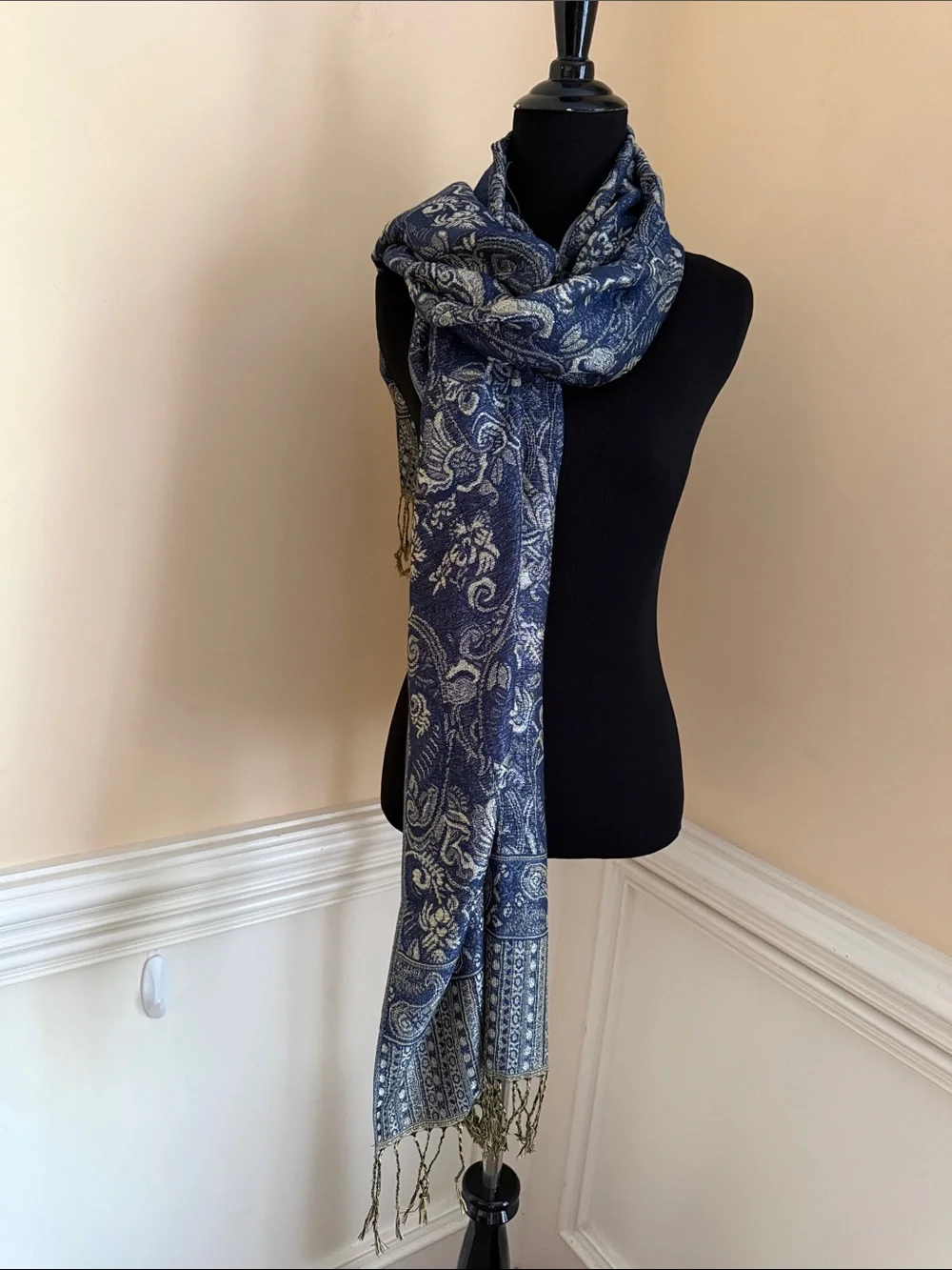 NWT‎ Allover Metallic Floral Navy Blue Paisley Woven Scarf Shawl One Size
